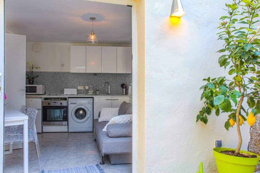 Appartement Lumineux Avec Terrasse Jardin Et Acces Piscine Villefranche-sur-Mer Exterior foto